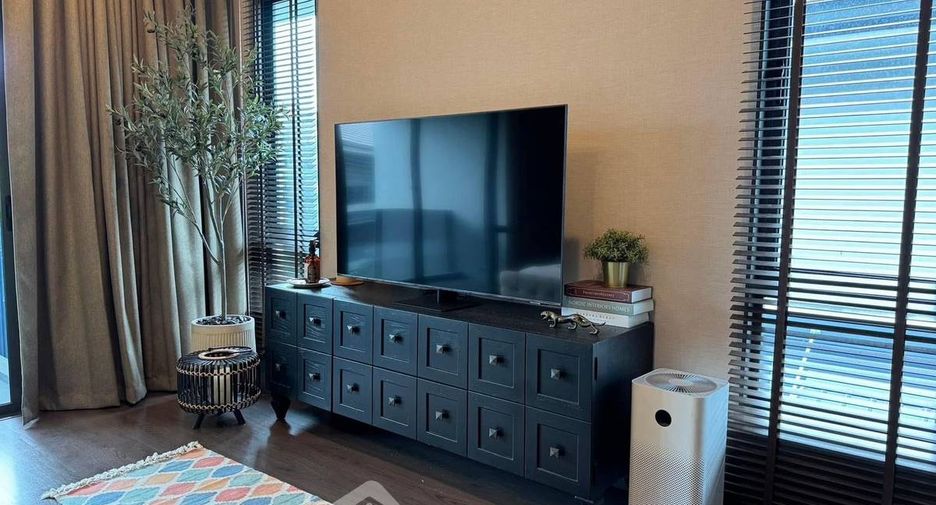 For rent 4 bedrooms house in Bang Kapi, Bangkok