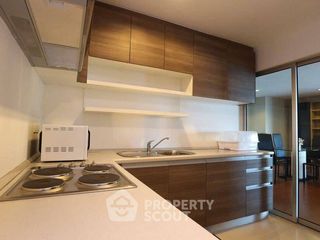 For rent 3 bedrooms condo in Huai Khwang, Bangkok