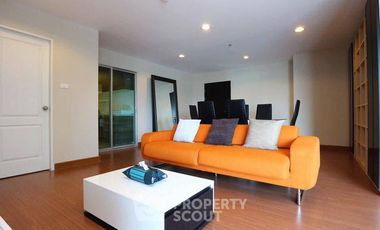 Wohnung zur Miete mit 3 Zimmer in Huai Khwang, Bangkok