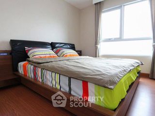 For rent 3 bedrooms condo in Huai Khwang, Bangkok