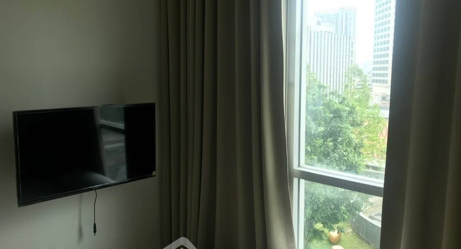 For rent 2 bedrooms condo in Huai Khwang, Bangkok