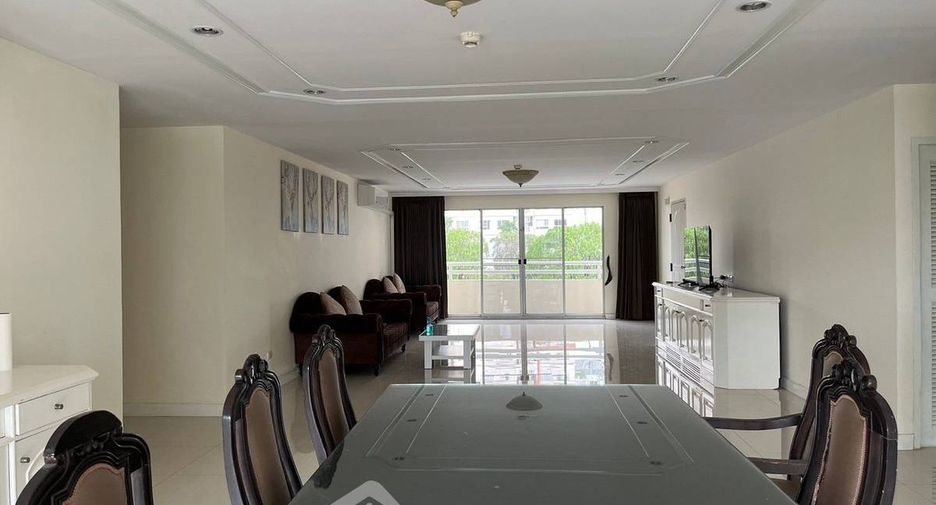 Condo en alquiler de 3 habitaciones en Khlong Toei, Bangkok