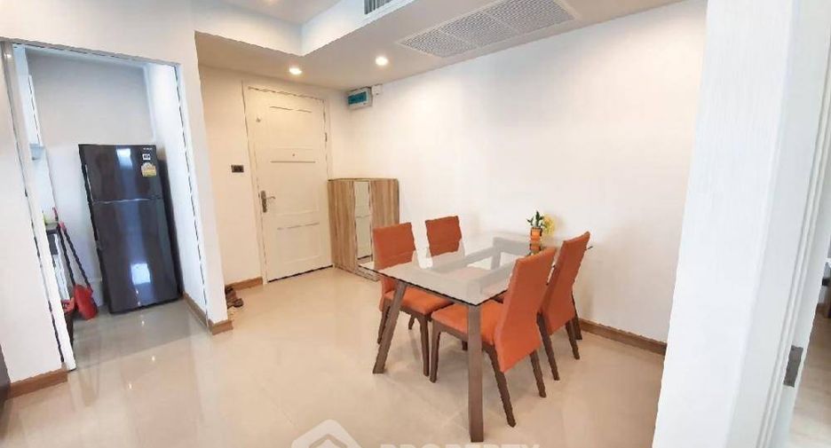 For rent 2 bedrooms condo in Huai Khwang, Bangkok