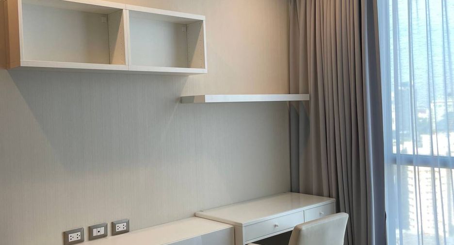 For rent 2 bedrooms condo in Khlong Toei, Bangkok