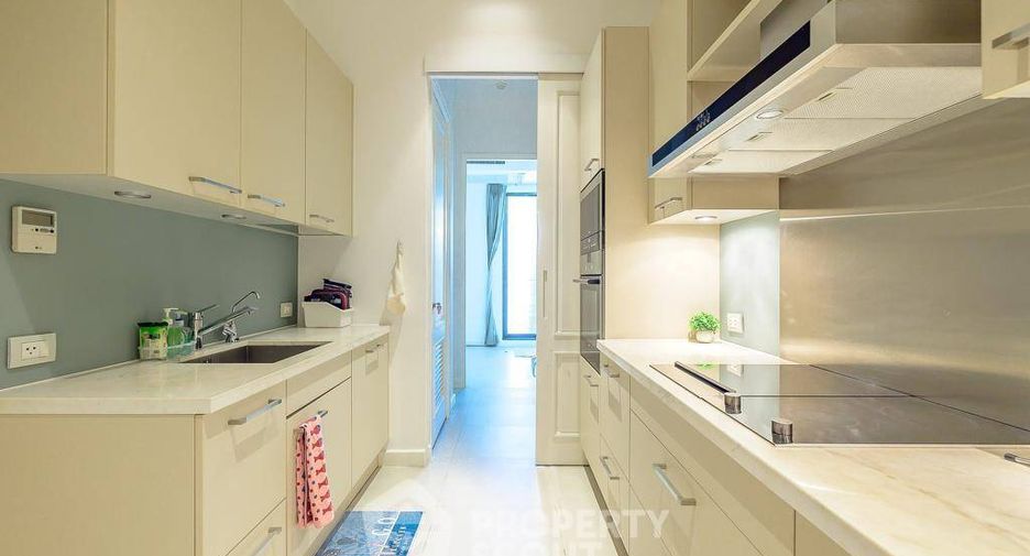For rent 3 bedrooms condo in Watthana, Bangkok