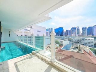 For rent 3 bedrooms condo in Watthana, Bangkok
