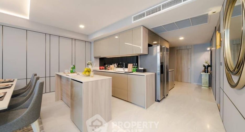 For rent 3 bedrooms condo in Watthana, Bangkok