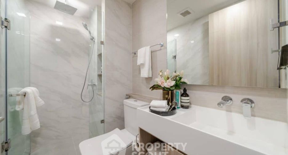 For rent 3 bedrooms condo in Watthana, Bangkok