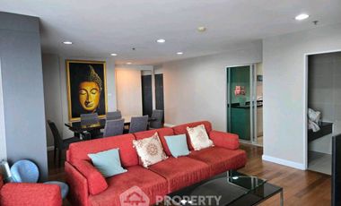 À louer 3 chambres condo à Huai Khwang, Bangkok