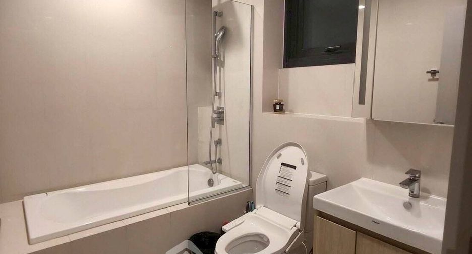 For rent 2 bedrooms condo in Khlong Toei, Bangkok