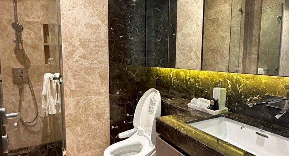 For rent 2 bedrooms condo in Pathum Wan, Bangkok
