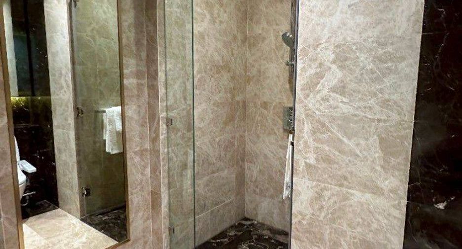 For rent 2 bedrooms condo in Pathum Wan, Bangkok