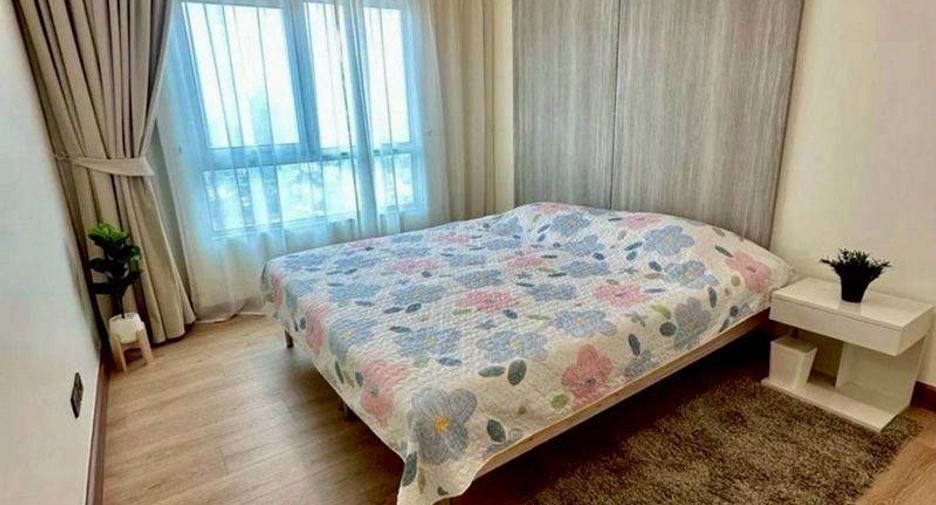 For rent 2 bedrooms condo in Huai Khwang, Bangkok