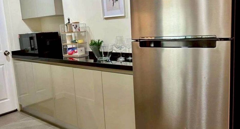 For rent 2 bedrooms condo in Huai Khwang, Bangkok