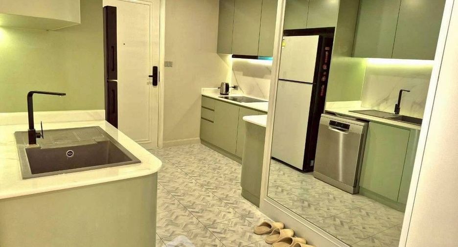 For rent 2 bedrooms condo in Khlong Toei, Bangkok