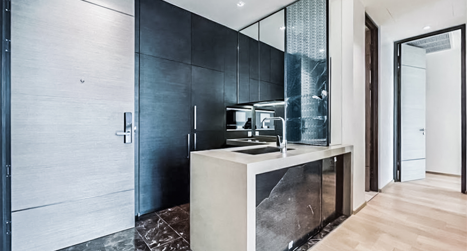 For rent 2 bedrooms condo in Pathum Wan, Bangkok