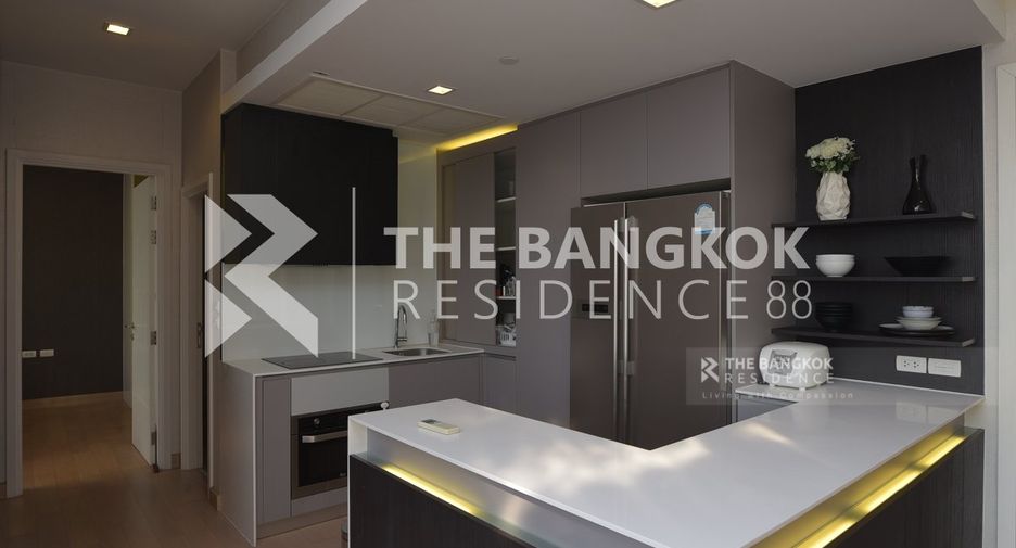 For rent 3 bedrooms condo in Khlong San, Bangkok
