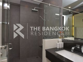 For rent 3 bedrooms condo in Khlong San, Bangkok