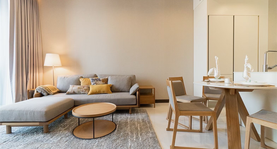 For rent 2 bedrooms condo in Khlong Toei, Bangkok