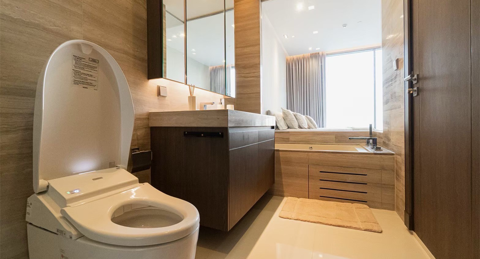 For rent 2 bedrooms condo in Khlong Toei, Bangkok
