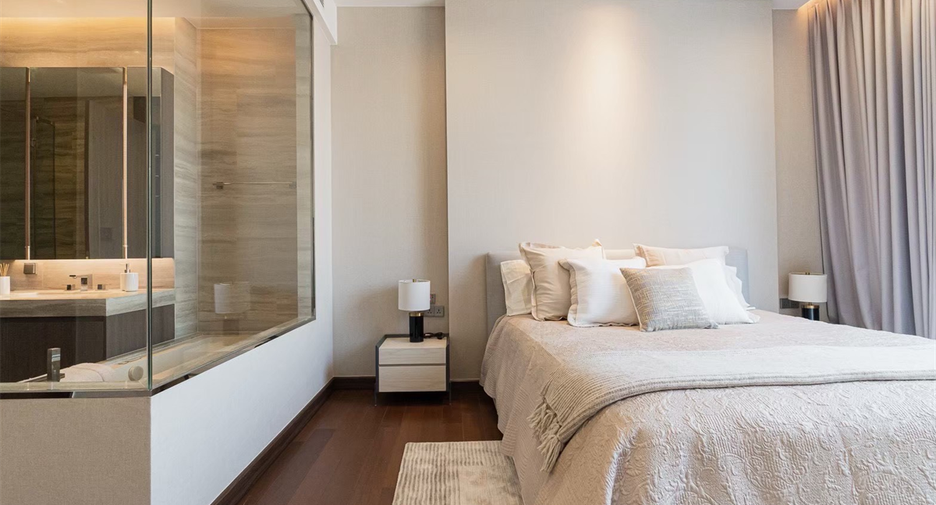 For rent 2 bedrooms condo in Khlong Toei, Bangkok