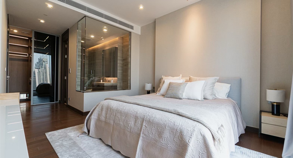 For rent 2 bedrooms condo in Khlong Toei, Bangkok