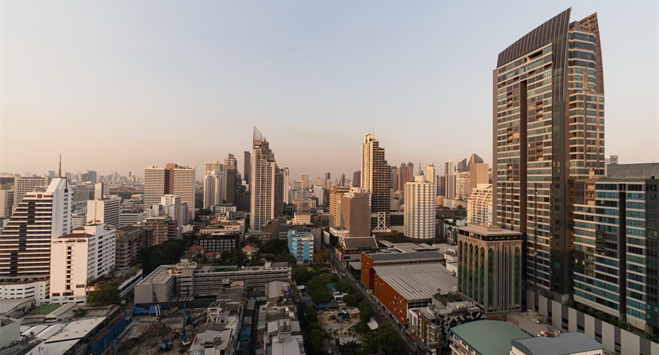 For rent 2 bedrooms condo in Khlong Toei, Bangkok