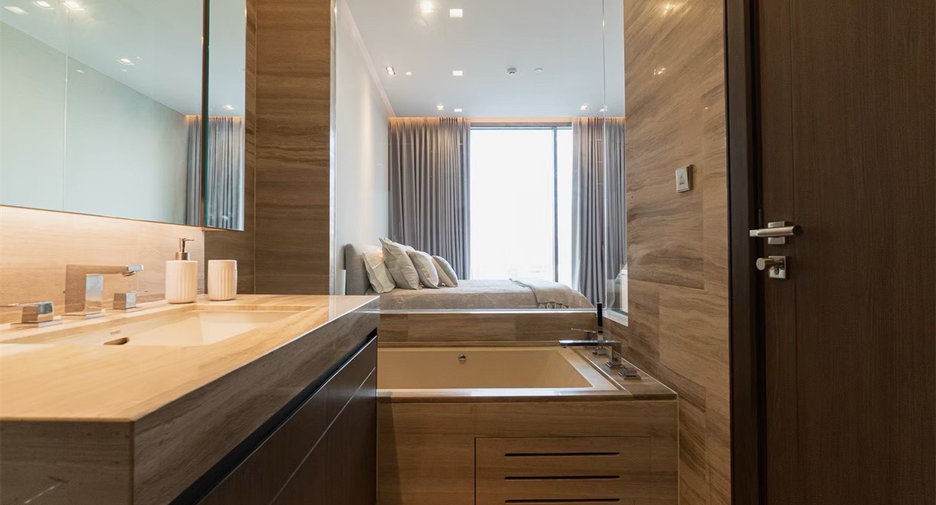 For rent 2 bedrooms condo in Khlong Toei, Bangkok