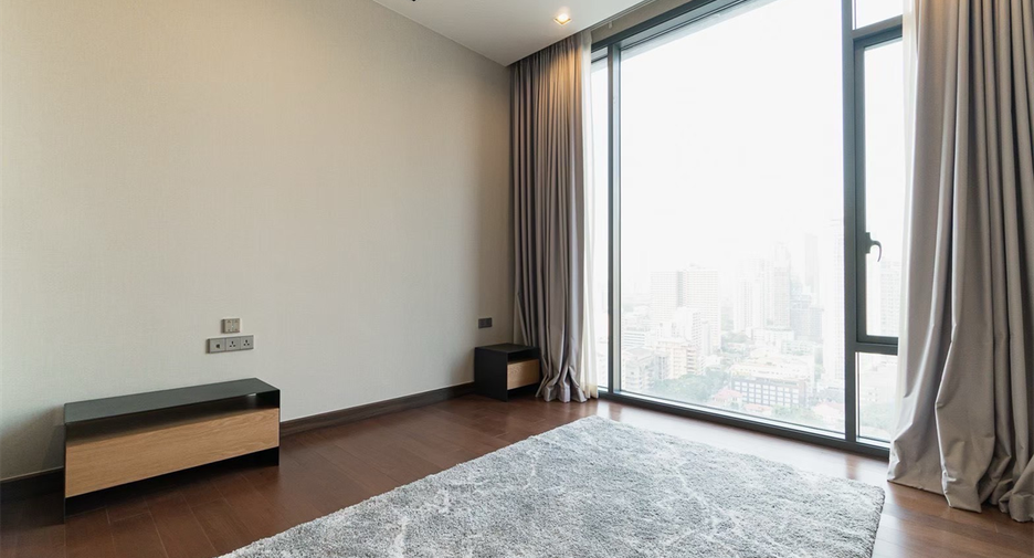 For rent 2 bedrooms condo in Khlong Toei, Bangkok