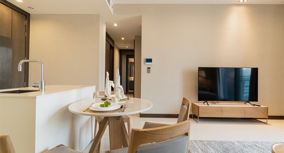 For rent 2 bedrooms condo in Khlong Toei, Bangkok
