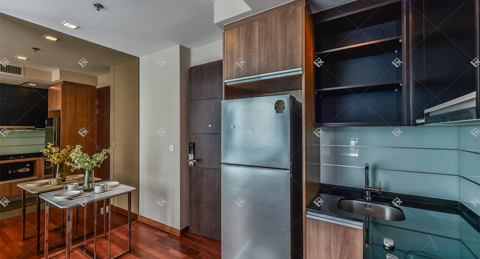 For sale 1 bed condo in Pathum Wan, Bangkok
