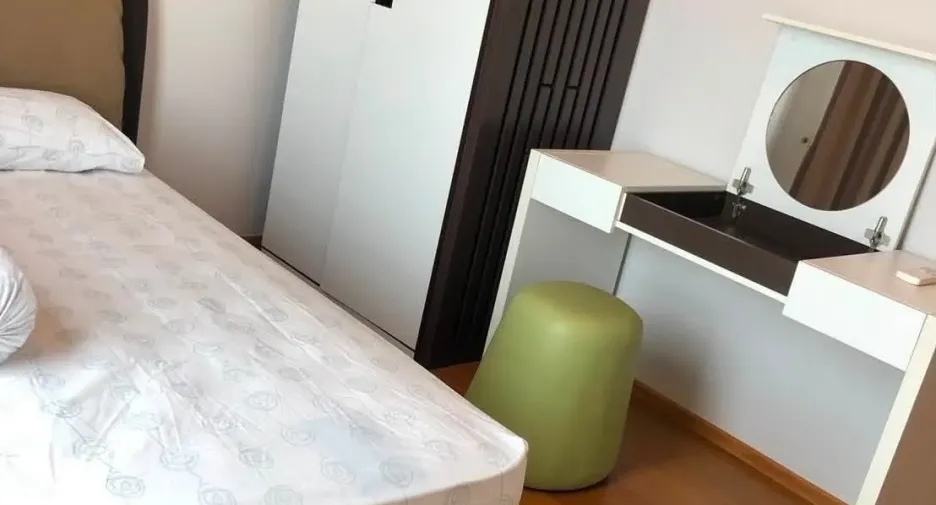For rent 3 bedrooms condo in Khlong San, Bangkok