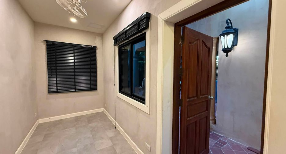 À louer 4 chambres villa à Huay Yai, Pattaya