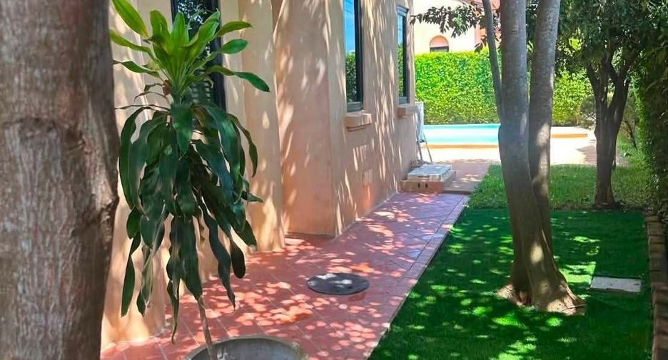 À louer 4 chambres villa à Huay Yai, Pattaya