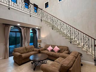 À louer 4 chambres villa à Huay Yai, Pattaya