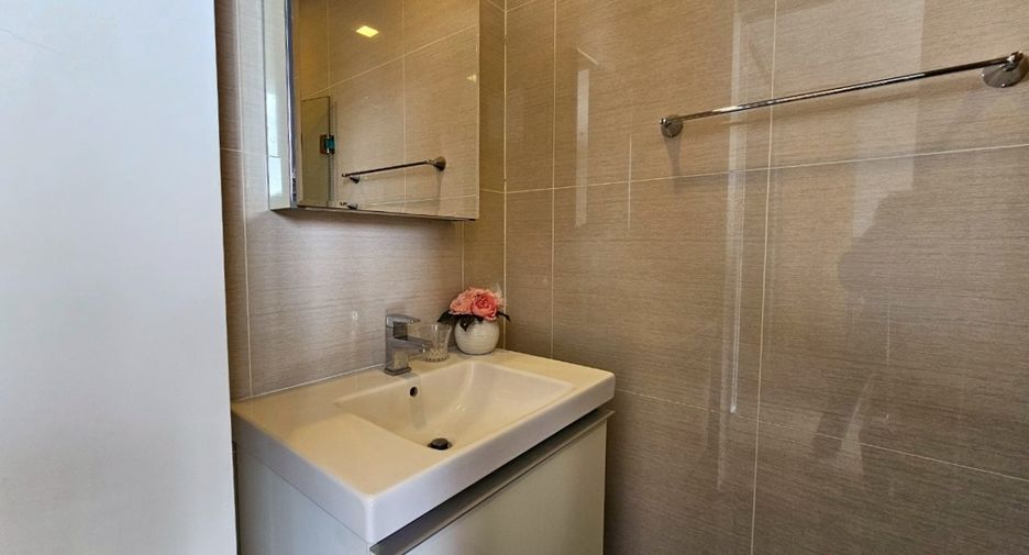 For rent 1 bed condo in Khlong Toei, Bangkok