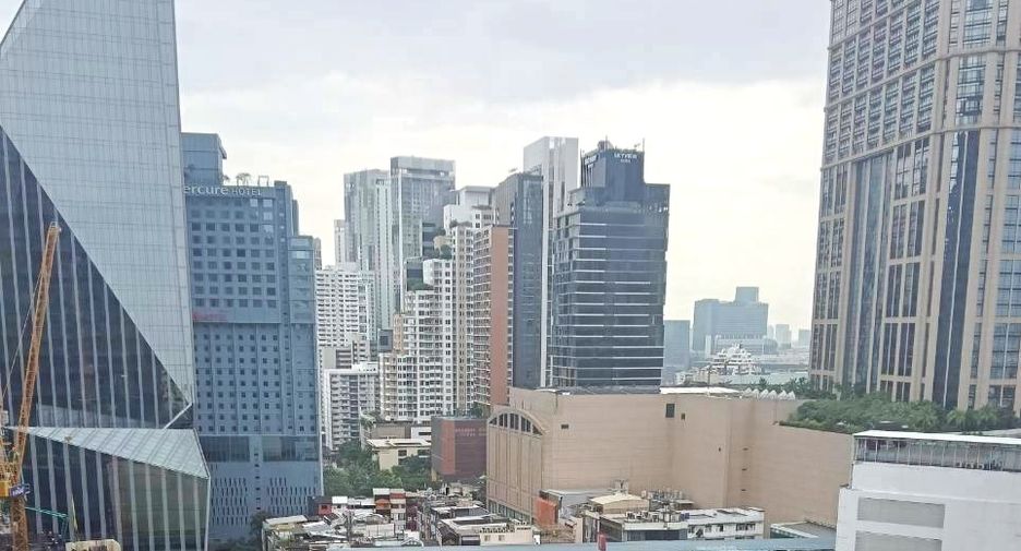 For rent 2 bedrooms condo in Khlong Toei, Bangkok