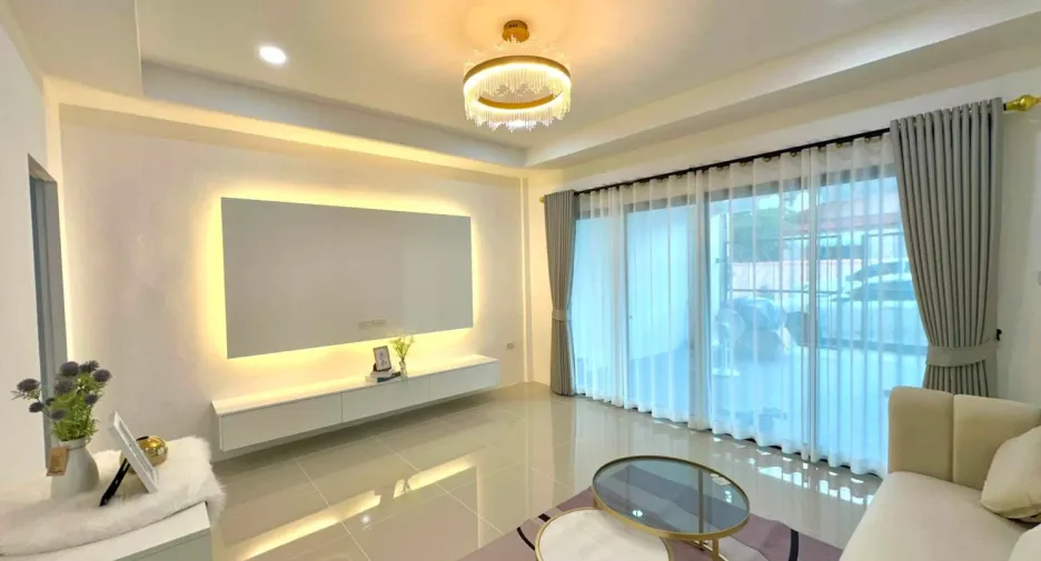For sale 2 bedrooms townhouse in Bang Lamung, Chonburi