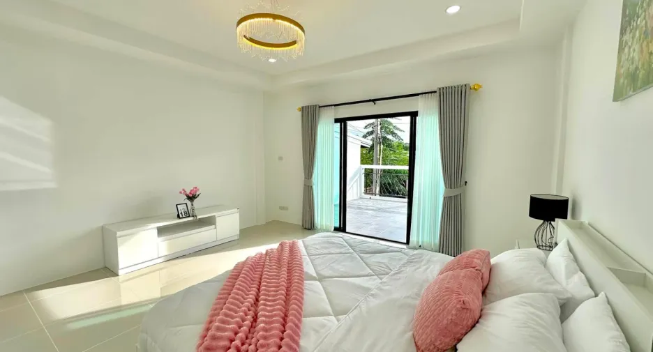 For sale 2 bedrooms townhouse in Bang Lamung, Chonburi