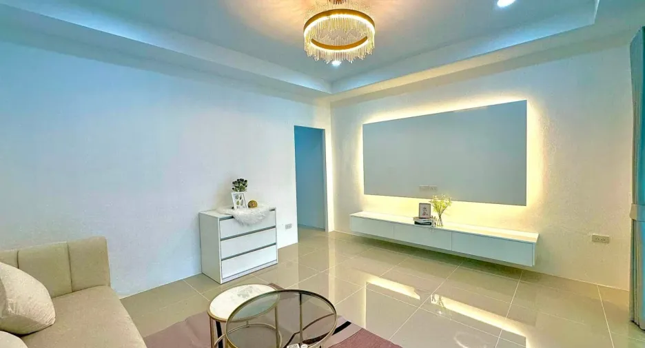 For sale 2 bedrooms townhouse in Bang Lamung, Chonburi