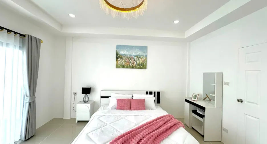 For sale 2 bedrooms townhouse in Bang Lamung, Chonburi