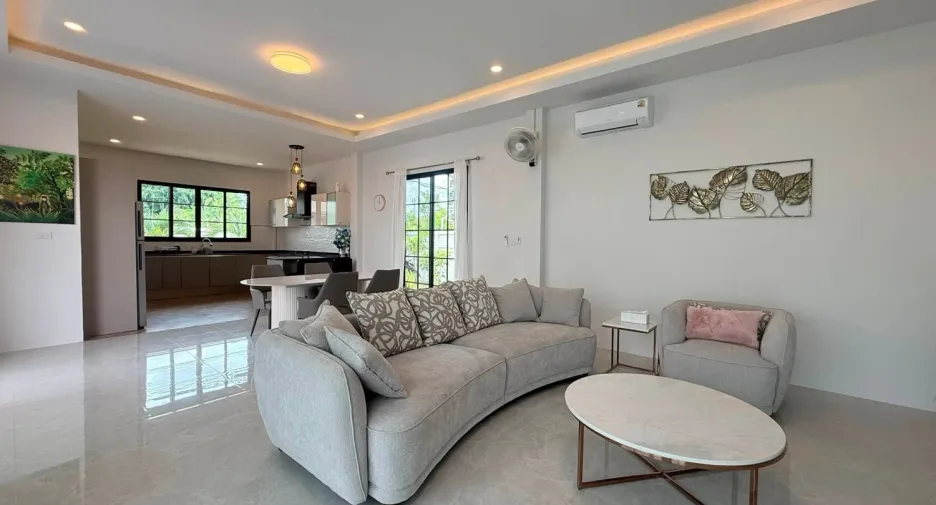 For sale 3 bedrooms villa in Huay Yai, Pattaya