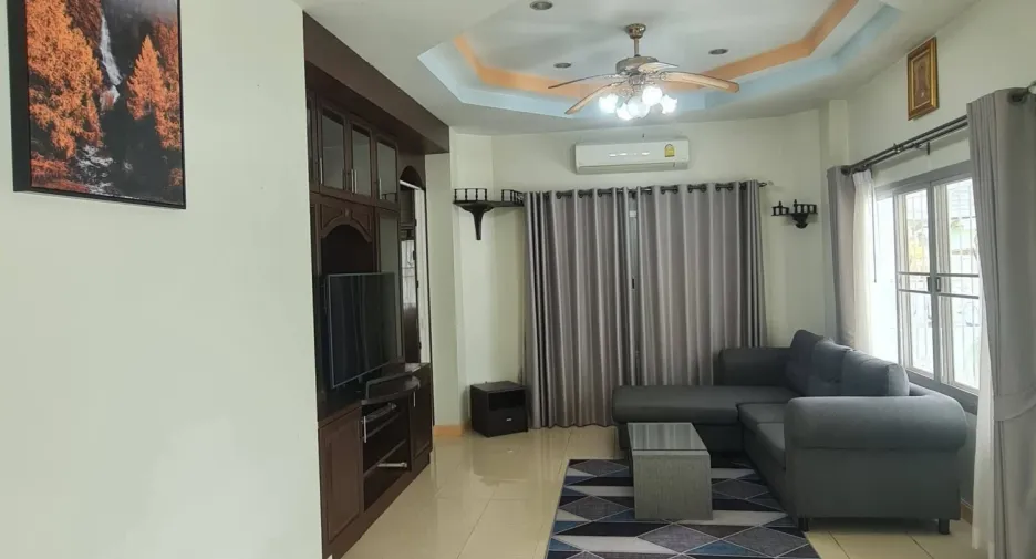 À louer 3 chambres maison à Bang Lamung, Chonburi