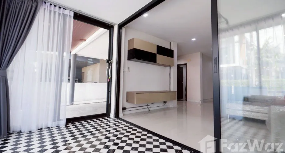 For sale 4 bedrooms house in Thanyaburi, Pathum Thani