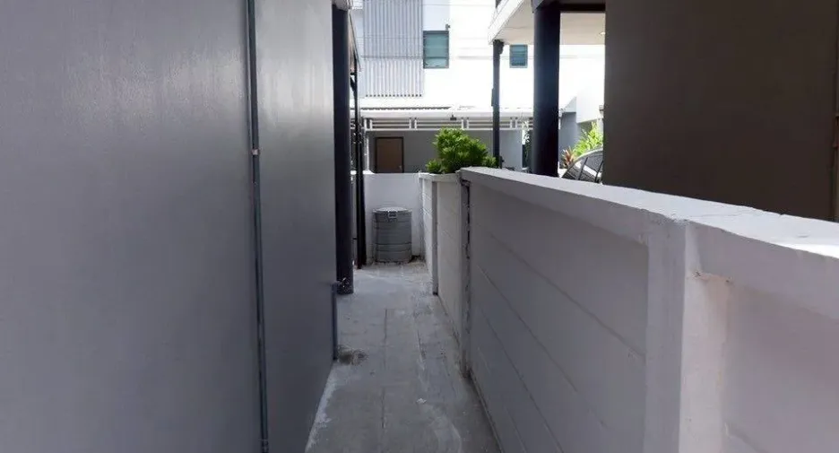 For sale 4 bedrooms house in Thanyaburi, Pathum Thani
