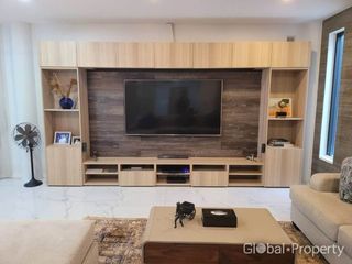 For sale 5 bedrooms house in Bang Lamung, Chonburi