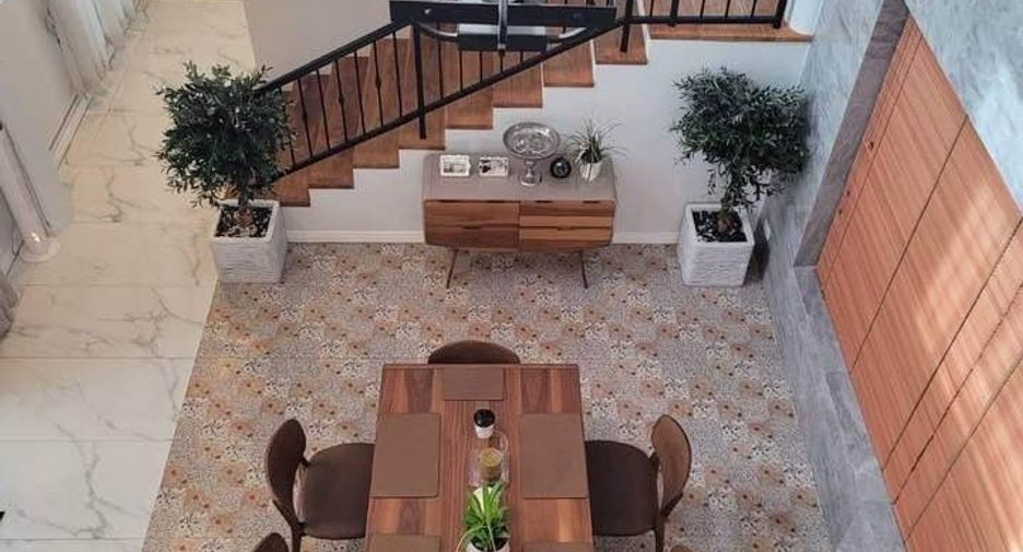 For sale 5 bedrooms house in Bang Lamung, Chonburi