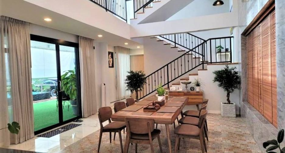 For sale 5 bedrooms house in Bang Lamung, Chonburi