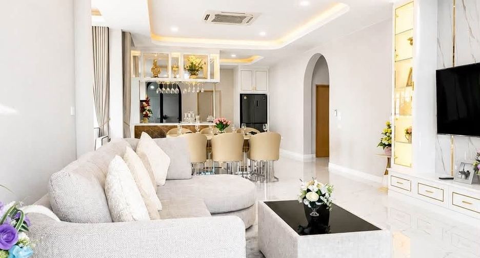 For sale 4 bedrooms villa in Bang Lamung, Chonburi