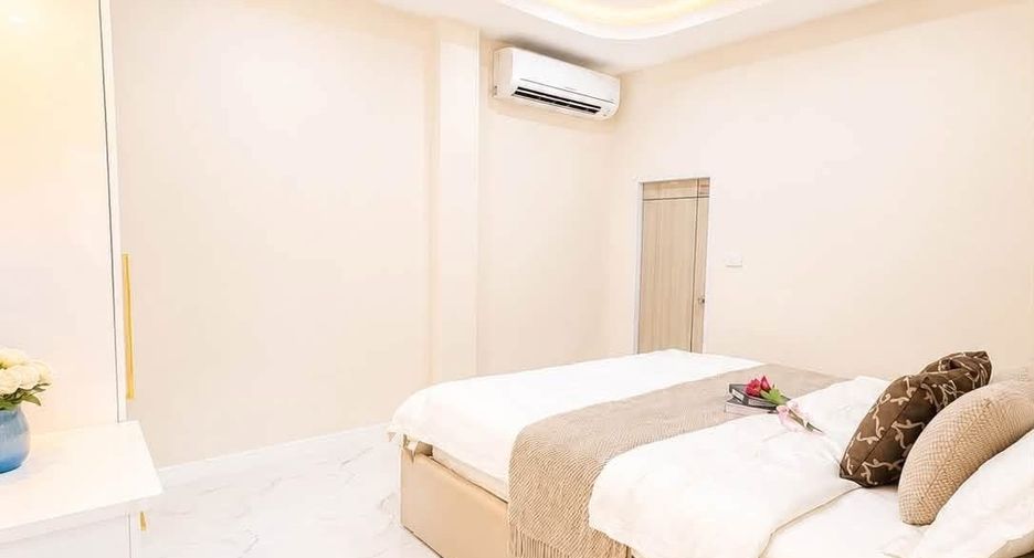 For sale 4 bedrooms villa in Bang Lamung, Chonburi